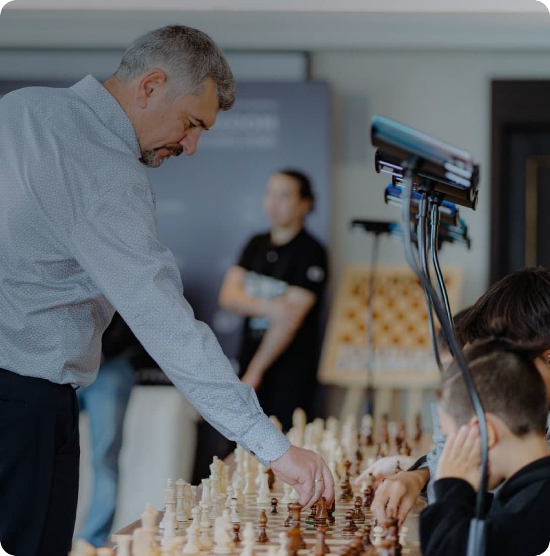 Viorel Bologan's simul