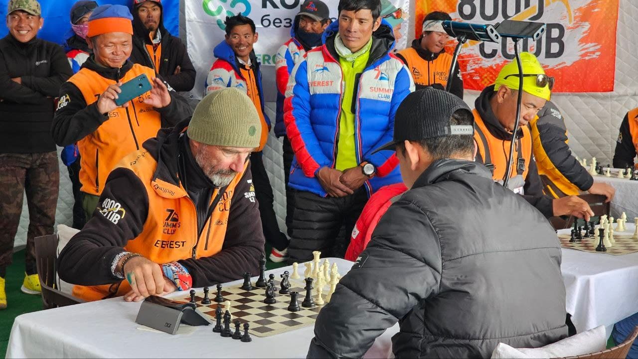 New height of idChess: tournament broadcast on Mount Everest